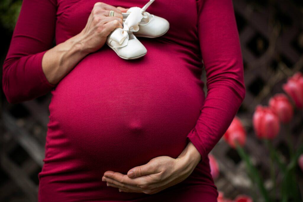 איך להתכונן כלכלית לילד חדש? צ'ק ליסט זכויות והטבות לאישה בהריון או אחרי לידה